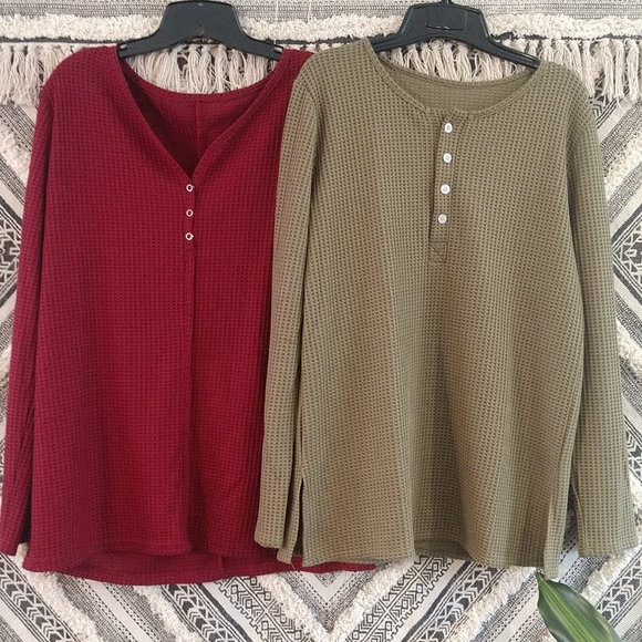 Lot of 2 Woman's long sleeve thermal tops